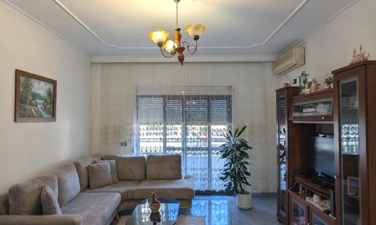 Shtepi me qera Apartament ne Tirane, 2+1, Mobilimi E mobiluar, Pagesa 550  Euro.