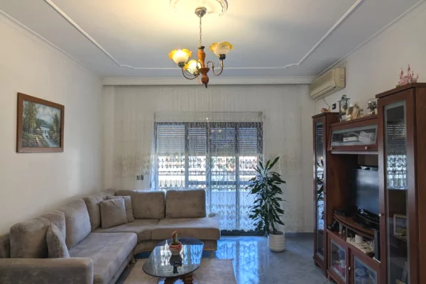 Shtepi me qera 2+1 ne Tirane - 550 Euro