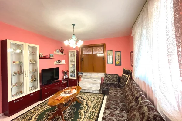Shtepi me qera Apartament ne Tirane, 2+1, Mobilimi E mobiluar, Pagesa 500  Euro.