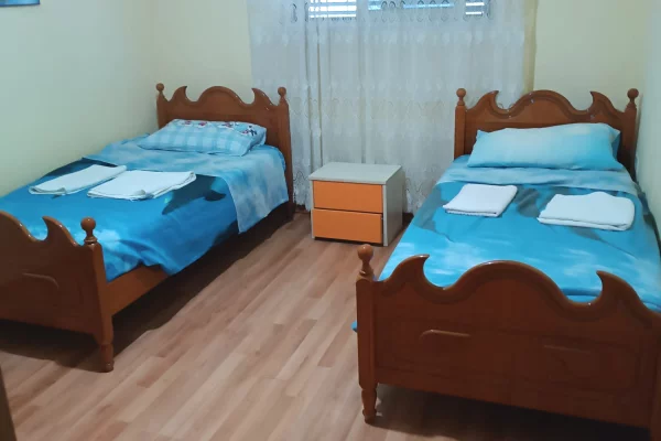Shtepi me qera Apartament ne Tirane, 2+1, Mobilimi E mobiluar, Pagesa 500  Euro.