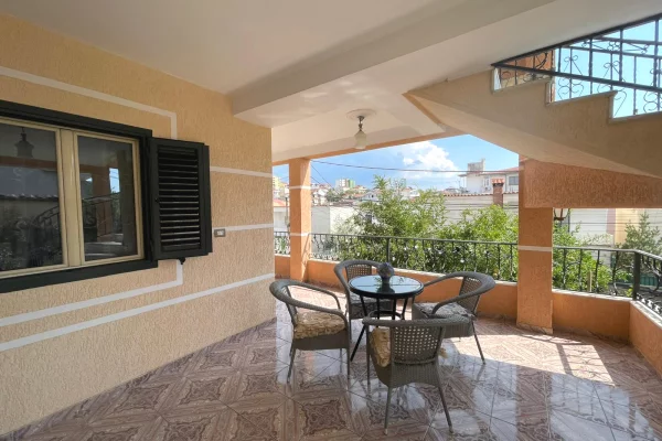 Shtepi me qera Apartament ne Tirane, 2+1, Mobilimi E mobiluar, Pagesa 500  Euro.