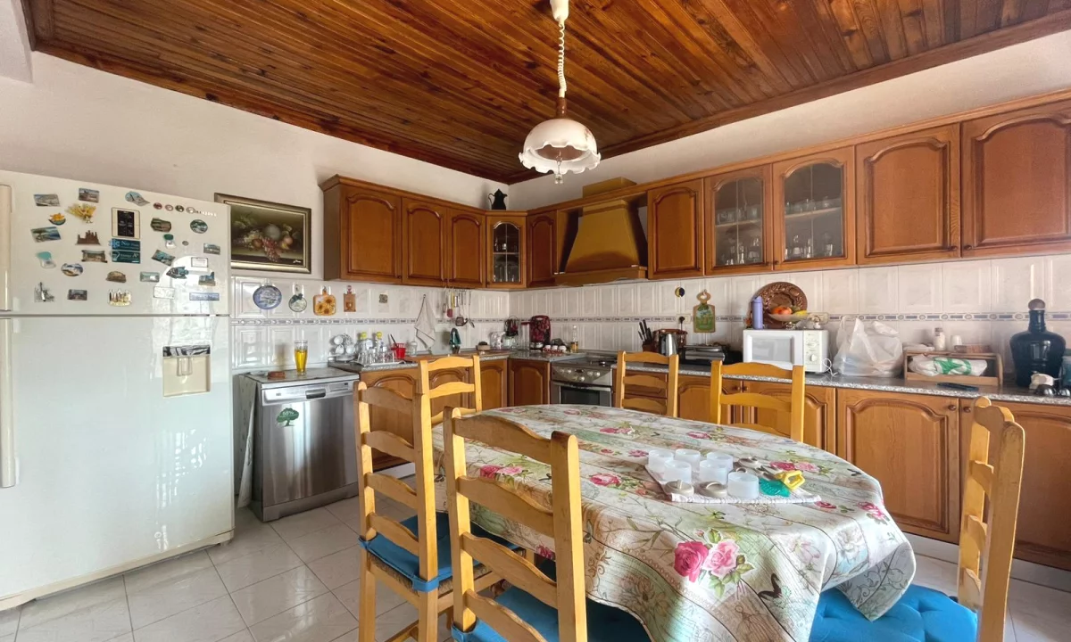 Shtepi me qera Apartament ne Tirane, 2+1, Mobilimi E mobiluar, Pagesa 500  Euro.