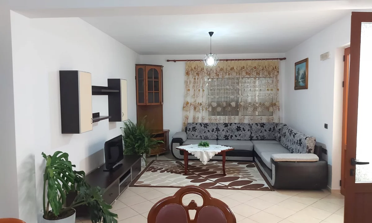 Shtepi me qera Apartament ne Tirane, 2+1, Mobilimi E mobiluar, Pagesa 500  Euro.
