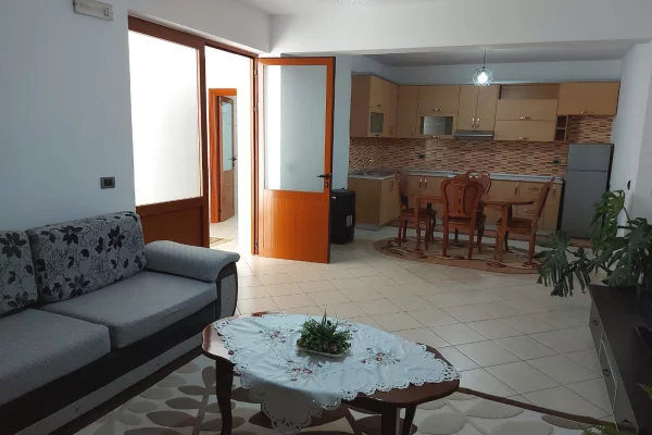 Shtepi me qera Apartament ne Tirane, 2+1, Mobilimi E mobiluar, Pagesa 500  Euro.