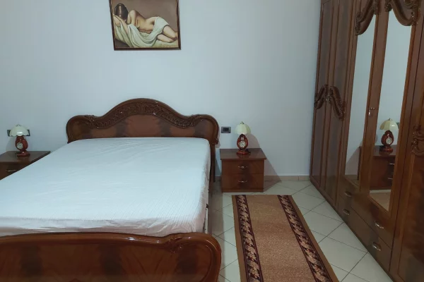 Shtepi me qera Apartament ne Tirane, 2+1, Mobilimi E mobiluar, Pagesa 500  Euro.