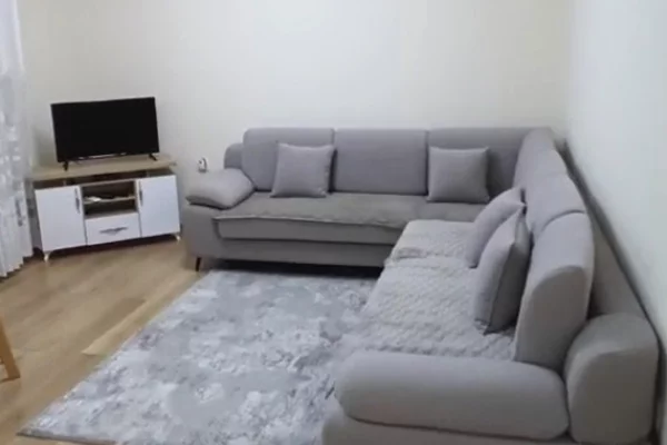 Shitet apartament 1+1 – Pranë Ambasadës Amerikane !