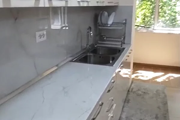 Shtepi me qera Apartament ne Tirane, 1+1, Mobilimi E mobiluar, Pagesa 148,000  Euro.