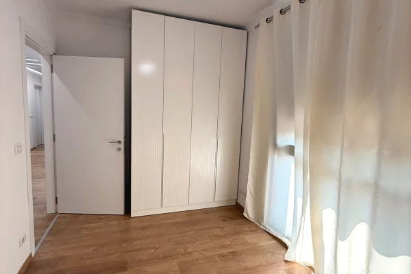 Shtepi me qera Apartament ne Tirane, 2+1, Mobilimi E mobiluar, Pagesa 800  Euro.