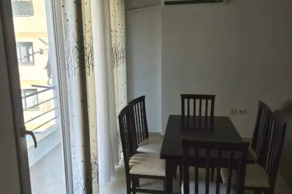 Shtepi me qera Apartament ne Tirane, 1+1, Mobilimi E mobiluar, Pagesa 500  Euro.