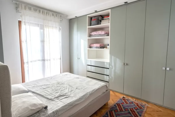 Shtepi me qera Apartament ne Tirane, 1+1, Mobilimi E mobiluar, Pagesa 550  Euro.