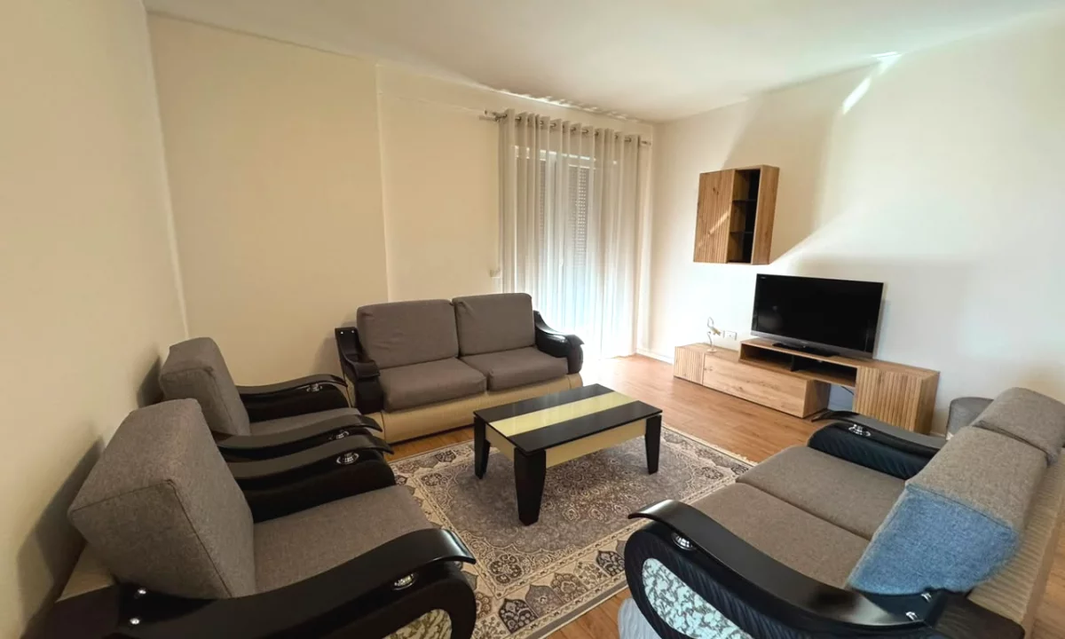 Shtepi me qera Apartament ne Tirane, 2+1, Mobilimi E mobiluar, Pagesa 450  Euro.