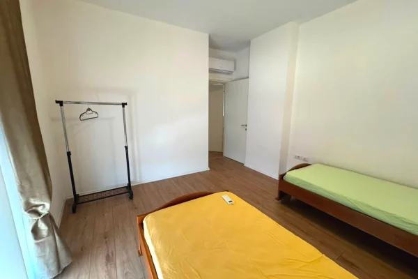 Shtepi me qera Apartament ne Tirane, 2+1, Mobilimi E mobiluar, Pagesa 450  Euro.