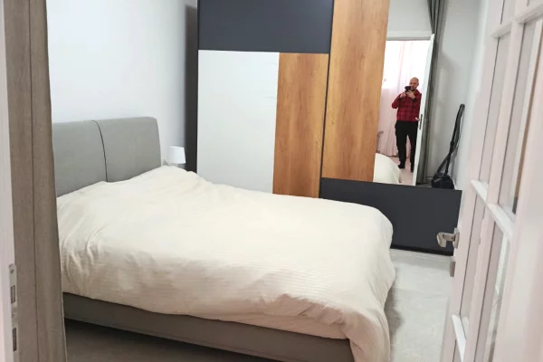 Shtepi me qera Apartament ne Tirane, 2+1, Mobilimi E mobiluar, Pagesa 550  Euro.