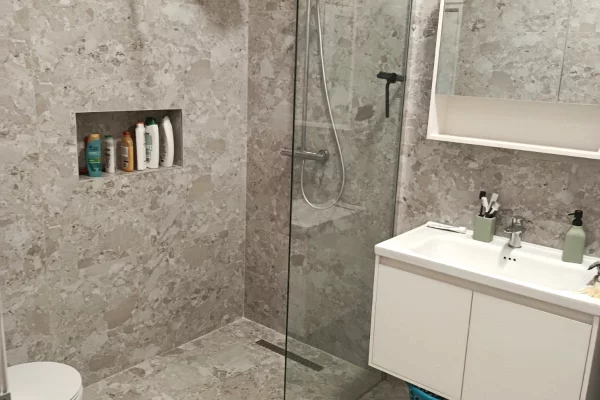 Shtepi me qera Apartament ne Tirane, 2+1, Mobilimi E mobiluar, Pagesa 550  Euro.
