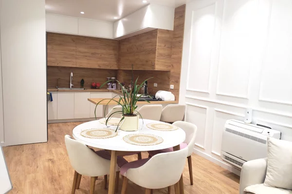Shtepi ne shitje Apartament ne Tirane, 2+1, Mobilimi E mobiluar, Pagesa 260,000  Euro.