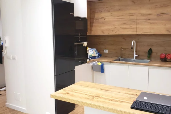 Shtepi ne shitje Apartament ne Tirane, 2+1, Mobilimi E mobiluar, Pagesa 260,000  Euro.