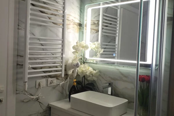 Shtepi ne shitje Apartament ne Tirane, 2+1, Mobilimi E mobiluar, Pagesa 260,000  Euro.