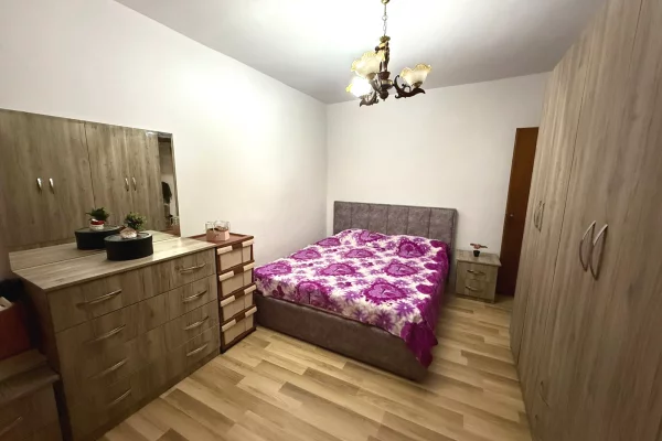 Shtepi me qera Apartament ne Tirane, 1+1, Mobilimi E mobiluar, Pagesa 500  Euro.