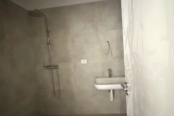 Shtepi ne shitje Apartament ne Tirane, 1+1, Mobilimi E mobiluar, Pagesa Me Marreveshje.