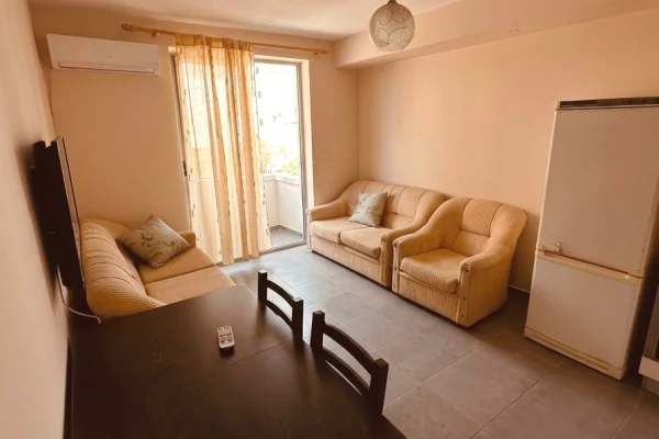 Shtepi me qera Apartament ne Tirane, 1+1, Mobilimi E mobiluar, Pagesa 450  Euro.