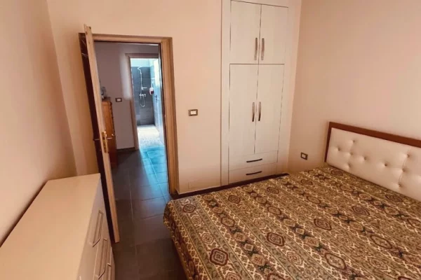 Shtepi me qera Apartament ne Tirane, 1+1, Mobilimi E mobiluar, Pagesa 450  Euro.