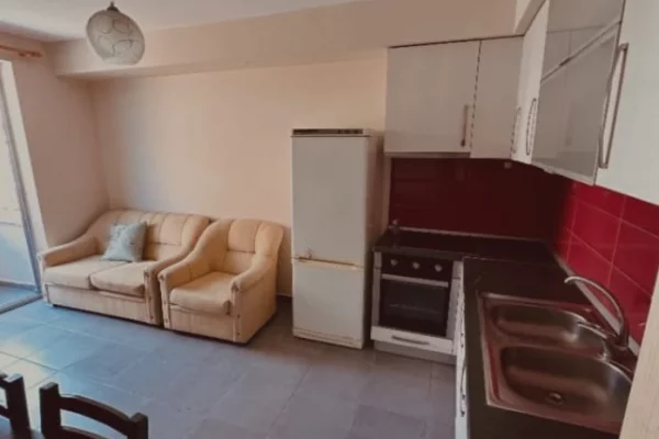 Shtepi me qera Apartament ne Tirane, 1+1, Mobilimi E mobiluar, Pagesa 450  Euro.