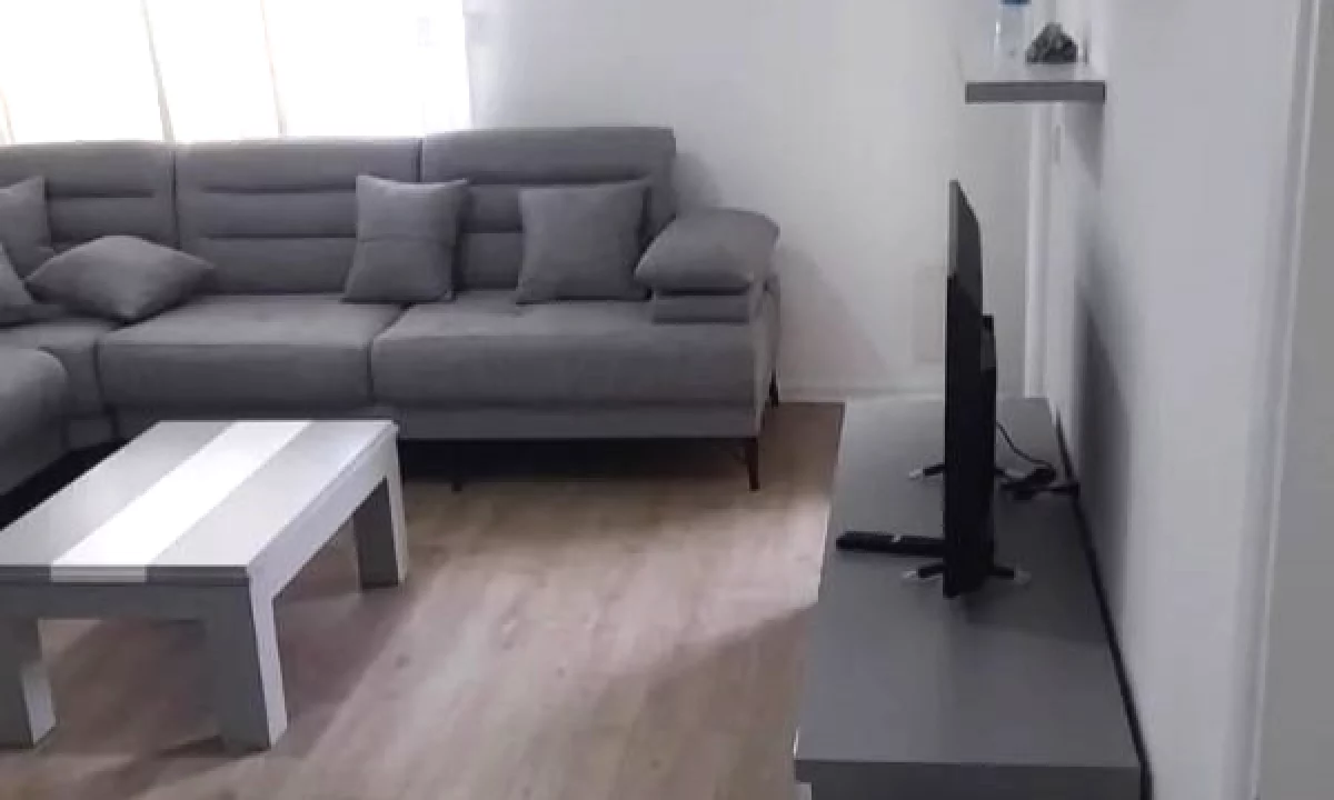 Shtepi me qera Apartament ne Tirane, 1+1, Mobilimi E mobiluar, Pagesa 500  Euro.