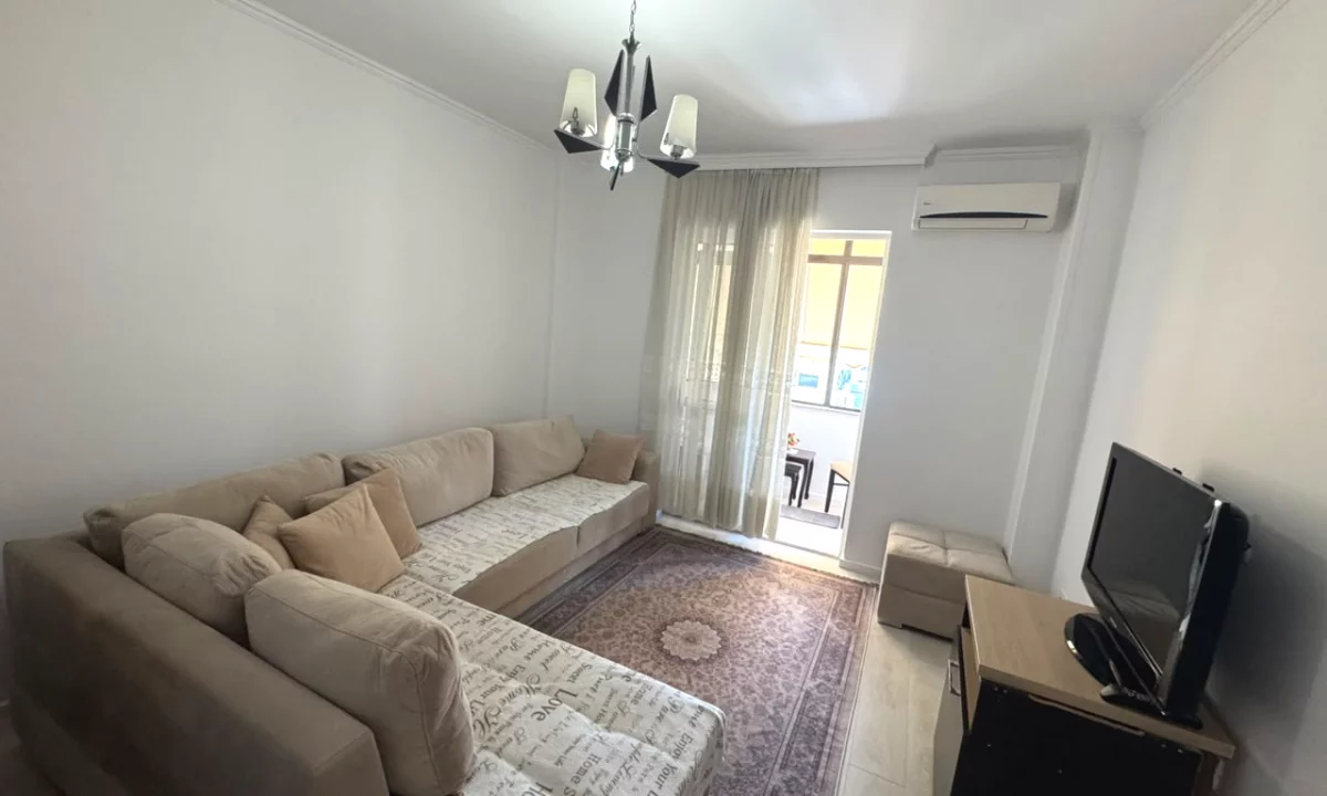 Shtepi me qera Apartament ne Tirane, 2+1, Mobilimi E mobiluar, Pagesa 650  Euro.