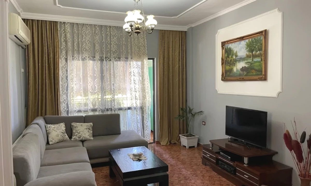 Shtepi me qera Apartament ne Tirane, 2+1, Mobilimi E mobiluar, Pagesa 550  Euro.