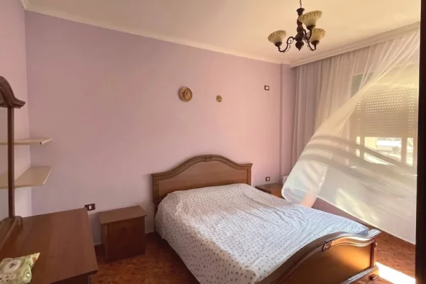 Shtepi me qera Apartament ne Tirane, 2+1, Mobilimi E mobiluar, Pagesa 550  Euro.