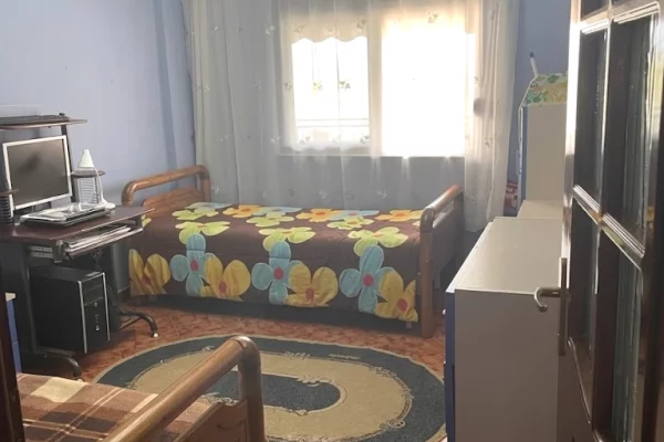 Shtepi me qera Apartament ne Tirane, 2+1, Mobilimi E mobiluar, Pagesa 550  Euro.