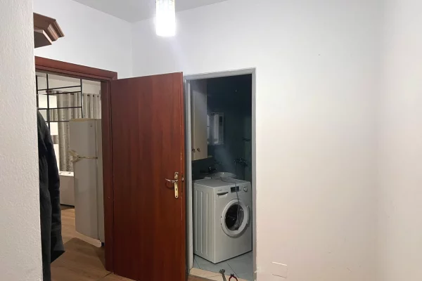 Shtepi me qera Apartament ne Tirane, 1+1, Mobilimi E mobiluar, Pagesa 600  Euro.