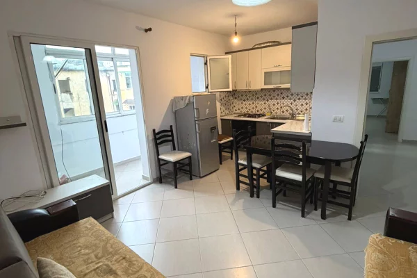 Shtepi me qera 1+1 ne Tirane - 450 Euro