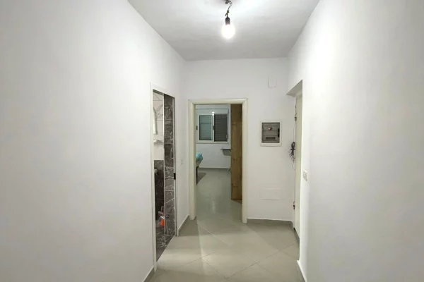 Shtepi me qera Apartament ne Tirane, 1+1, Mobilimi E mobiluar, Pagesa 450  Euro.