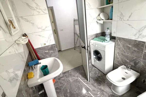 Shtepi me qera Apartament ne Tirane, 1+1, Mobilimi E mobiluar, Pagesa 450  Euro.