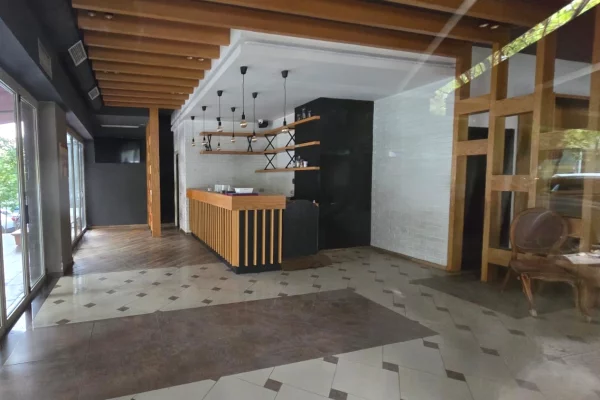 Ambient Biznesi me Qira – Rruga 5 Maji, prane Concord !