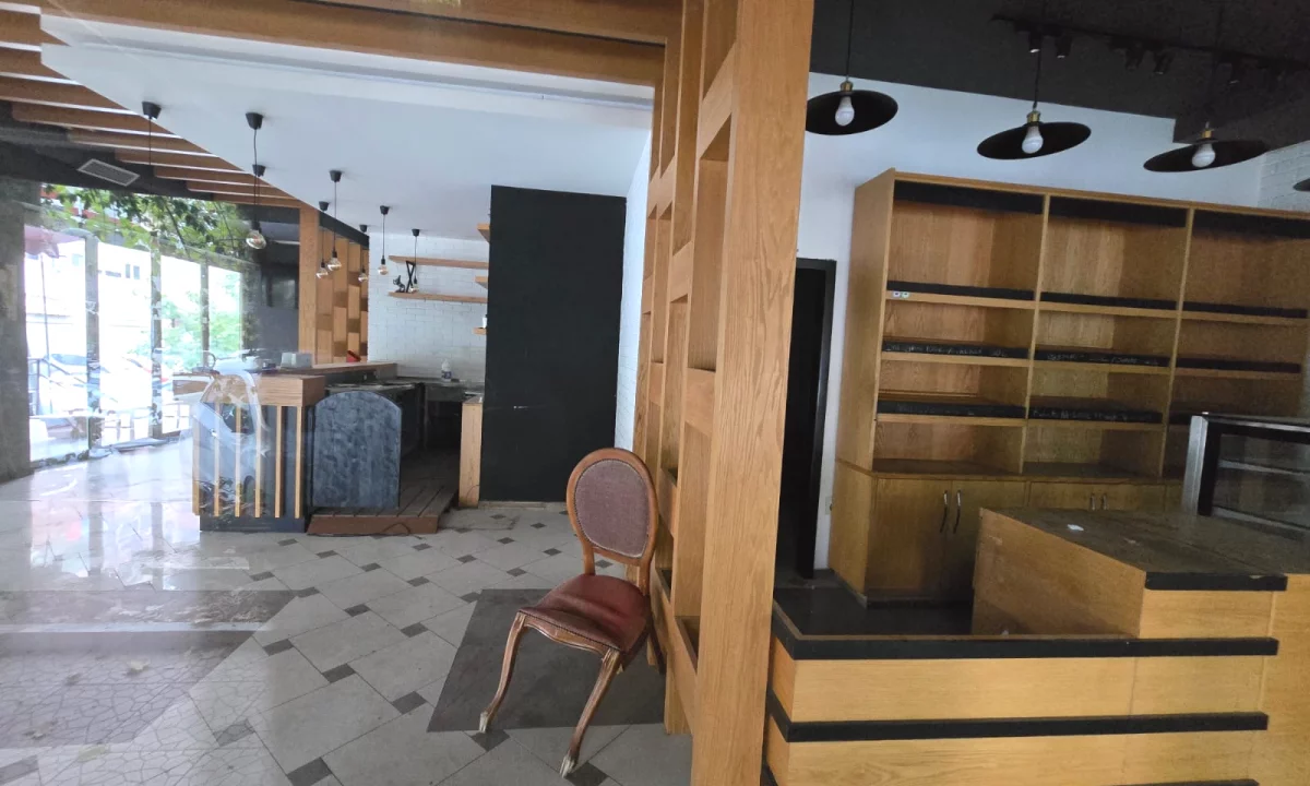 Ambient Biznesi me Qira – Rruga 5 Maji, prane Concord !
