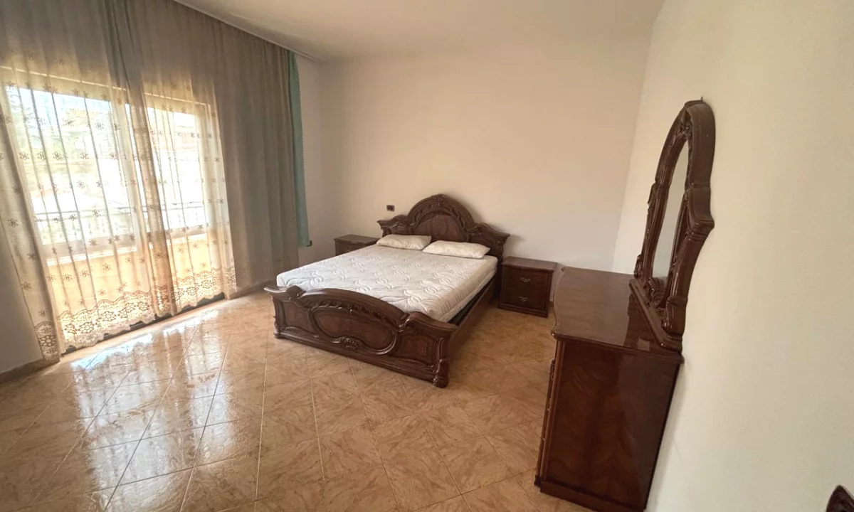 Shtepi me qera Apartament ne Tirane, 2+1, Mobilimi E mobiluar, Pagesa 500  Euro.