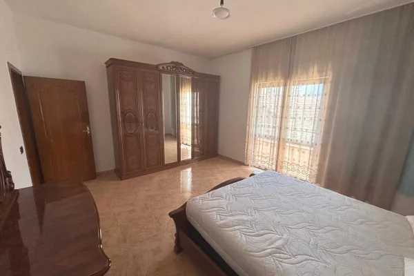 Shtepi me qera Apartament ne Tirane, 2+1, Mobilimi E mobiluar, Pagesa 500  Euro.