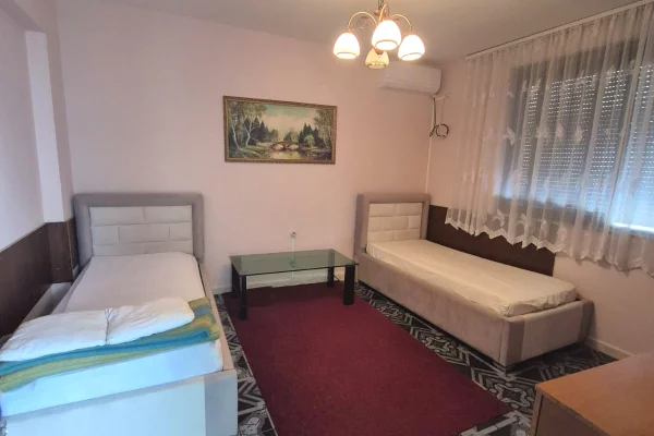 Shtepi me qera Apartament ne Tirane, 2+1, Mobilimi E mobiluar, Pagesa 600  Euro.