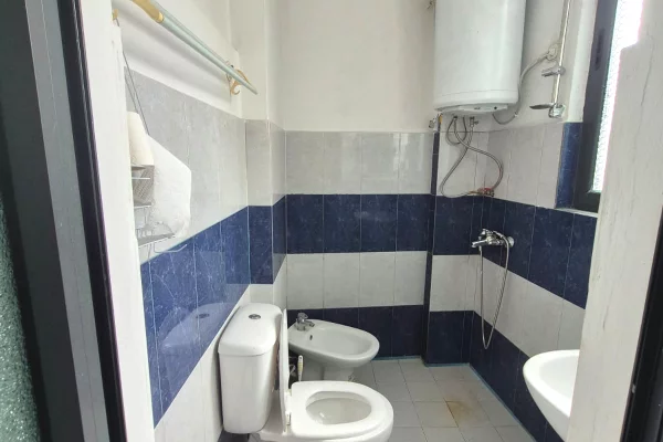 Shtepi me qera Apartament ne Tirane, 2+1, Mobilimi E mobiluar, Pagesa 600  Euro.