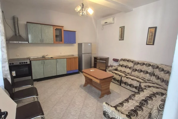 Shtepi me qera 2+1 ne Tirane - 600 Euro