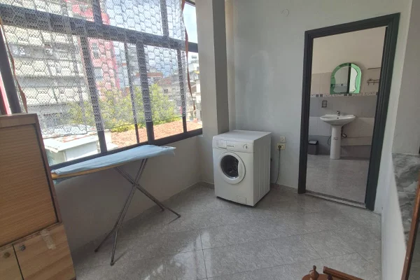 Shtepi me qera Apartament ne Tirane, 2+1, Mobilimi E mobiluar, Pagesa 600  Euro.