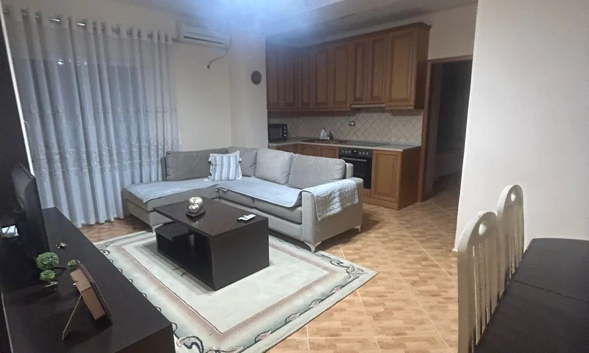 Shtepi me qera Apartament ne Tirane, 2+1, Mobilimi E mobiluar, Pagesa 600  Euro.