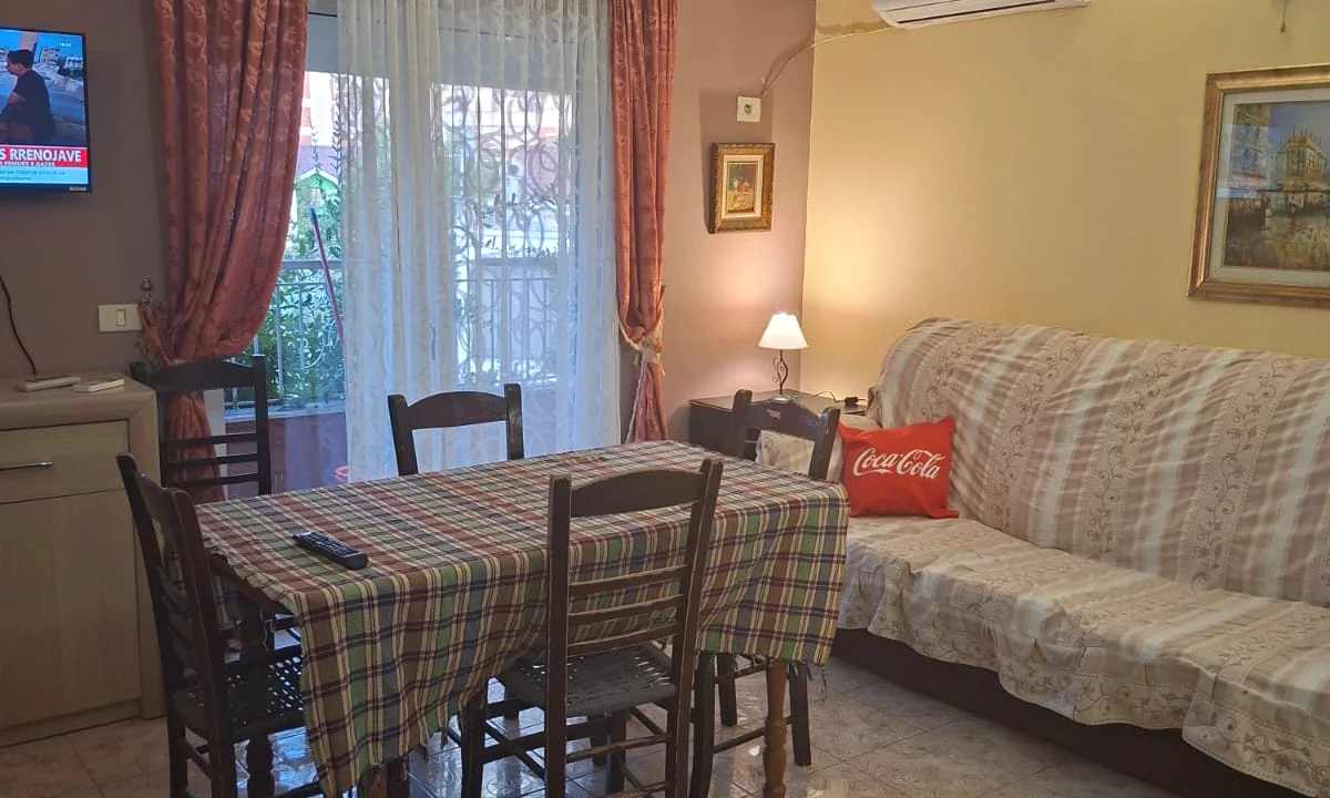 Shtepi me qera Apartament ne Tirane, 2+1, Mobilimi E mobiluar, Pagesa 750  Euro.