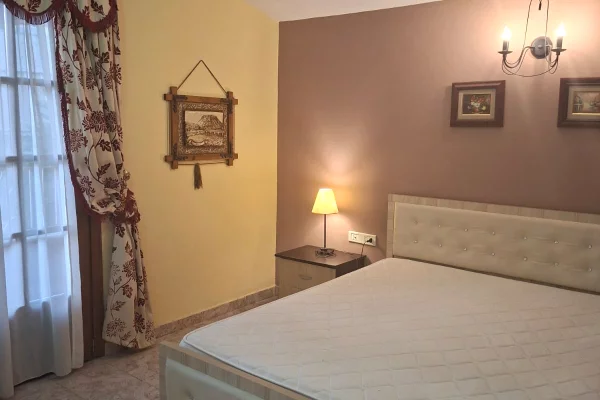 Shtepi me qera Apartament ne Tirane, 2+1, Mobilimi E mobiluar, Pagesa 750  Euro.