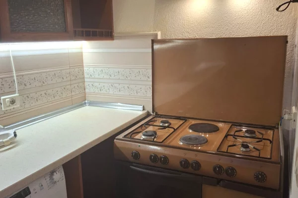 Shtepi me qera Apartament ne Tirane, 2+1, Mobilimi E mobiluar, Pagesa 750  Euro.
