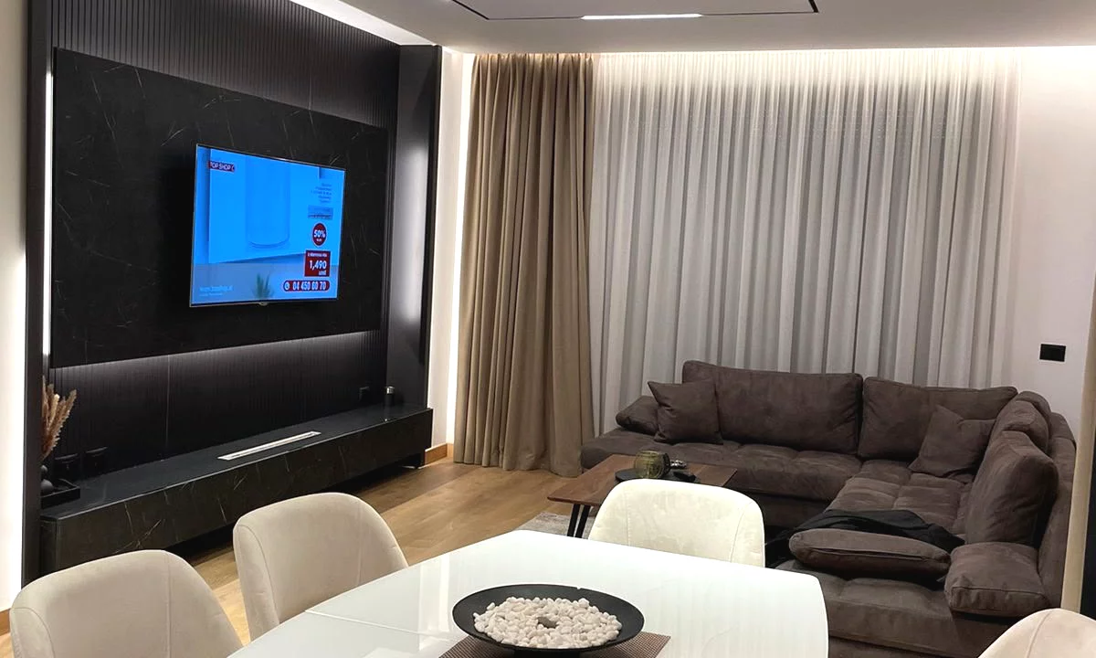 Shtepi ne shitje Apartament ne Tirane, 2+1, Mobilimi E mobiluar, Pagesa 200,000  Euro.