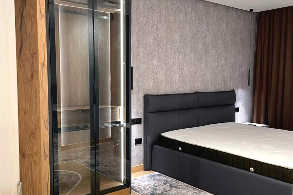 Shtepi ne shitje Apartament ne Tirane, 2+1, Mobilimi E mobiluar, Pagesa 200,000  Euro.