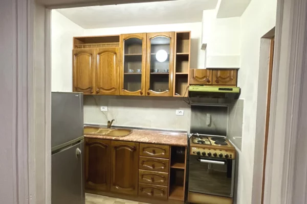 Shtepi me qera Apartament ne Tirane, 1+1, Mobilimi E mobiluar, Pagesa 550  Euro.